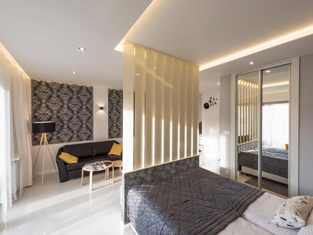 Black Pearl Apartment Krasków Εξωτερικό φωτογραφία